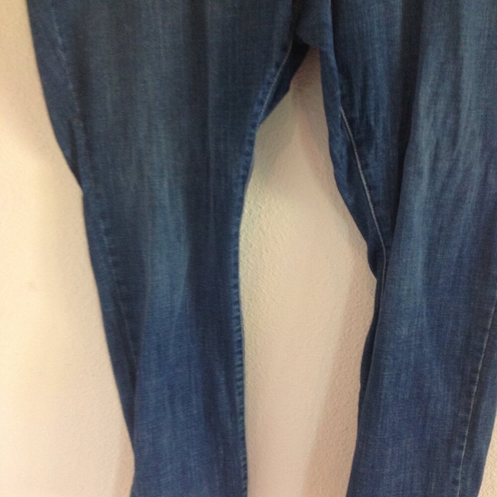 Women Levi's 311 Shaping Skinny Jeans - Picture 6 of 8